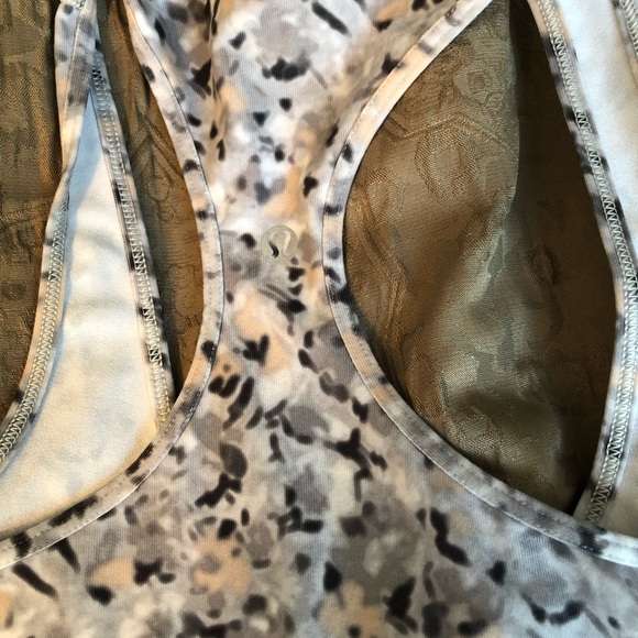 Lululemon racerback size 8 - Picture 4 of 5